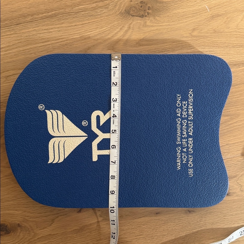 💦 TYR Navy Junior Swimming Kickboard - Picture 4 of 4